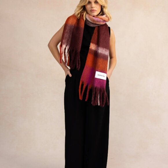 Arctic Fox Scarf The Stockholm Scarf - Picture 6 of 6